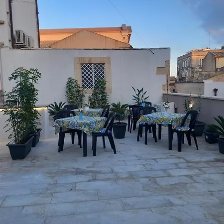 Mammarosa Ortigia, Historic Of بيت ضيافة
